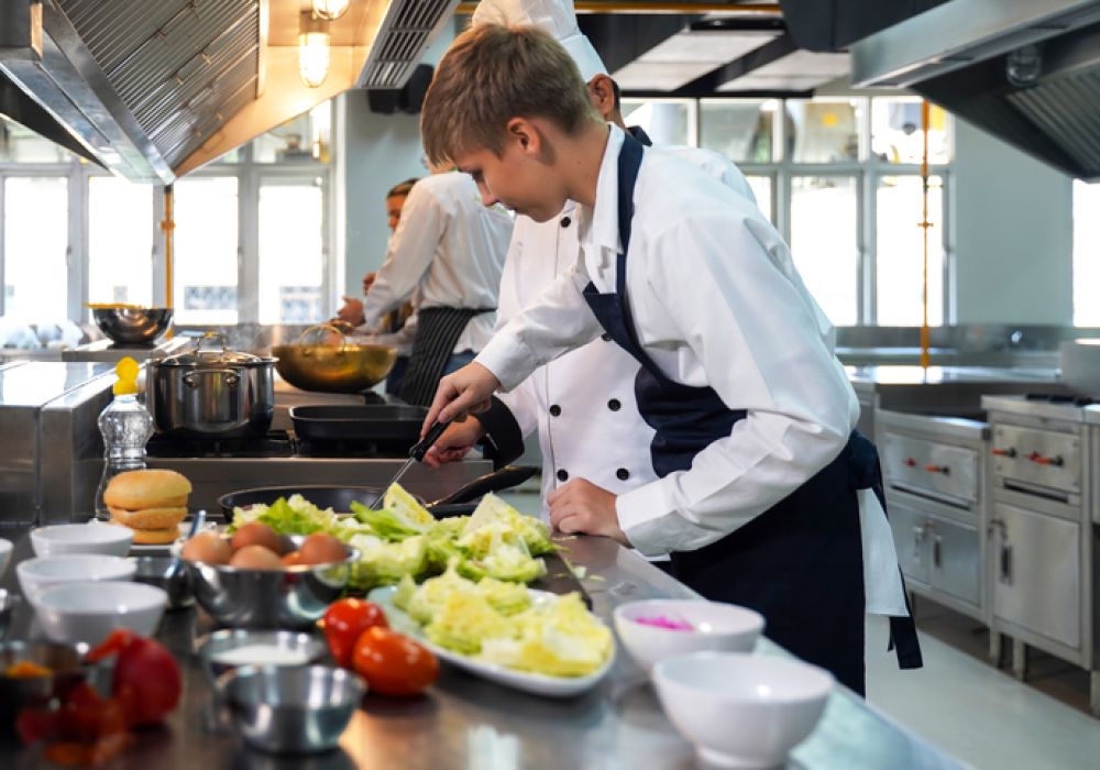 Tu Futuro Laboral Empieza en la FP: Del Aula al Primer Empleo