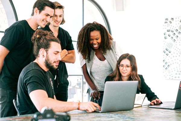 ¿Qué curso tomar para emprender? ¡Eleva tu pasión al siguiente nivel!